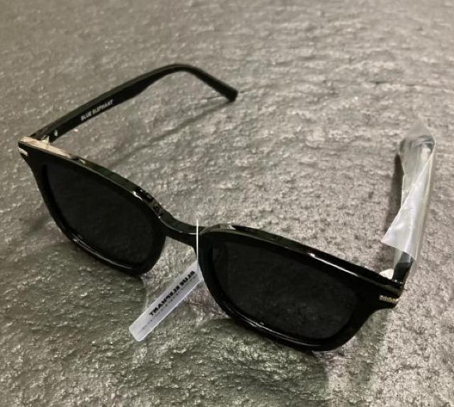 yVizy؍nwzBLUE ELEPHANT u[Gt@g@TOX@01081 DUSTIN  t@bV 