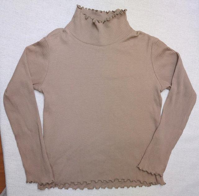 美品★130サイズ★リブトップス★タートルタイプ★ブラウン★女の子★子供服インナー★可愛い子供服★小学生★送料無料 < キッズ/ベビー 美品★130サイズ★リブトップス★タートルタイプ★ブラウン★女の子★子供服インナー★可愛い子供服★小学生★送料無料 < キッズ/ベビーの