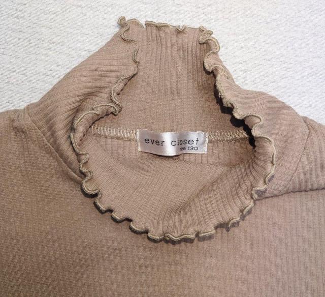 美品★130サイズ★リブトップス★タートルタイプ★ブラウン★女の子★子供服インナー★可愛い子供服★小学生★送料無料 < キッズ/ベビー 美品★130サイズ★リブトップス★タートルタイプ★ブラウン★女の子★子供服インナー★可愛い子供服★小学生★送料無料 < キッズ/ベビーの