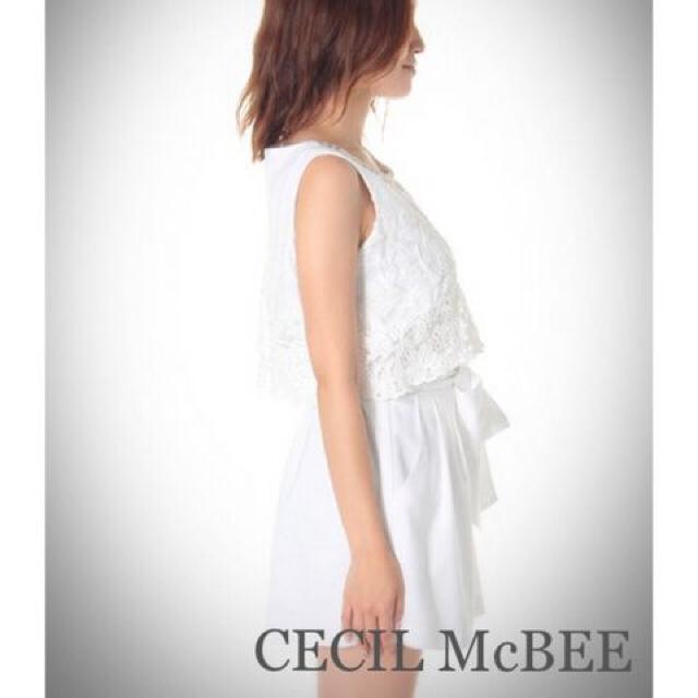 限定セール●定価6,912円【新品】スタイルUP●リボンレース切り替えロンパース●CECIL McBEEセシルマクビー●白ホワイト < ブランド  限定セール●定価6,912円【新品】スタイルUP●リボンレース切り替えロンパース●CECIL McBEEセシルマクビー●白ホワイト < ブランドの