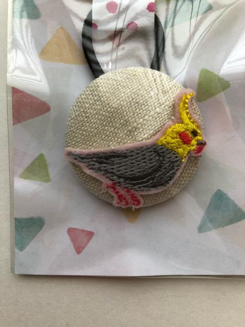 ハンドメイド ヘアゴム 特大 くるみボタン かわいいおかめインコちゃん♪ < 女性ファッション  ハンドメイド ヘアゴム 特大 くるみボタン かわいいおかめインコちゃん♪ < 女性ファッションの