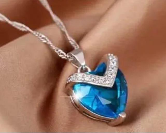 SALE価格/シルバー925/2Ctクオーツブルートパーズハートペンダント < 女性アクセサリー/時計 SALE価格/シルバー925/2Ctクオーツブルートパーズハートペンダント < 女性アクセサリー/時計の