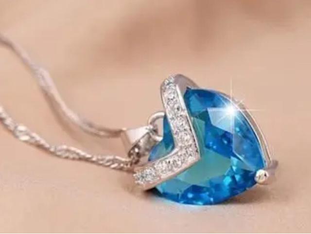 SALE価格/シルバー925/2Ctクオーツブルートパーズハートペンダント < 女性アクセサリー/時計 SALE価格/シルバー925/2Ctクオーツブルートパーズハートペンダント < 女性アクセサリー/時計の