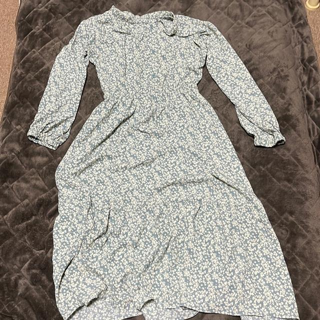 タンス整理品 衣類 おまとめOK ホームクリーニング済み 長袖ワンピースブラウス Lサイズ < 女性ファッション  タンス整理品 衣類 おまとめOK ホームクリーニング済み 長袖ワンピースブラウス Lサイズ  < 女性ファッションの