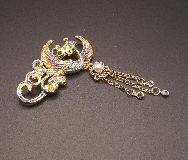 新品アンティーク調きらきらストーン 鳳凰 フェニックス ブローチ < 女性アクセサリー/時計  新品アンティーク調きらきらストーン 鳳凰 フェニックス ブローチ < 女性アクセサリー/時計の