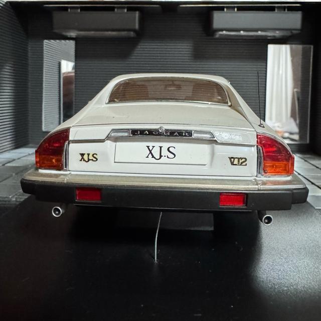 絶版未展示品 オートアート 1/18 ジャガー XJ-S ホワイト1980 < ホビー  絶版未展示品 オートアート 1/18 ジャガー XJ-S ホワイト1980 < ホビーの