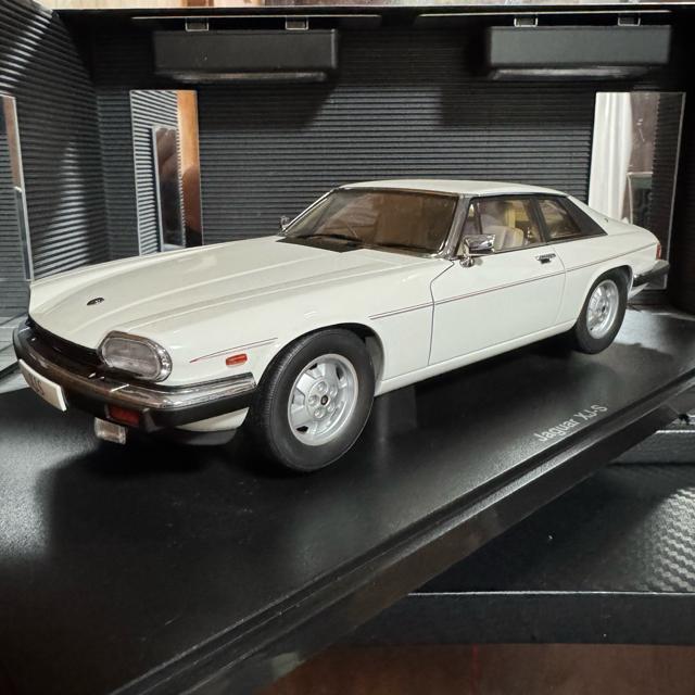絶版未展示品 オートアート 1/18 ジャガー XJ-S ホワイト1980 < ホビー  絶版未展示品 オートアート 1/18 ジャガー XJ-S ホワイト1980 < ホビーの