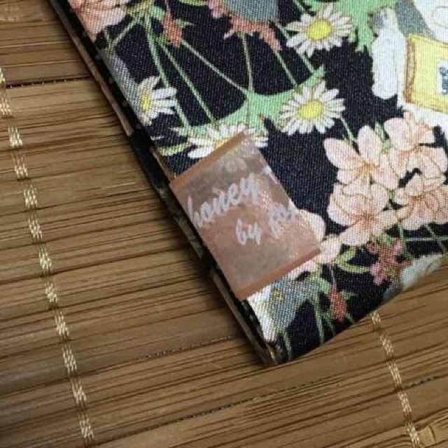 ハニーサロン・フラワーキャット柄ミラー。ブラック < ブランド  ハニーサロン・フラワーキャット柄ミラー。ブラック < ブランドの