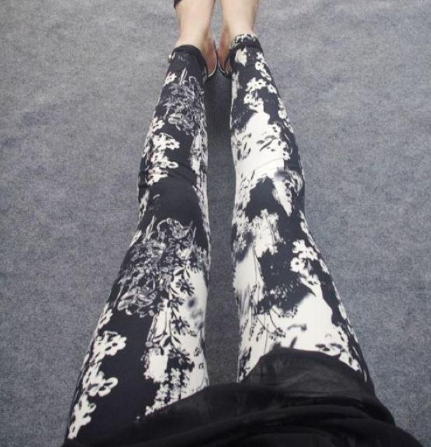 送料無料 レディース 水墨画風 花柄 レギンスパンツ レギパン < 女性ファッション  送料無料 レディース 水墨画風 花柄 レギンスパンツ レギパン < 女性ファッションの