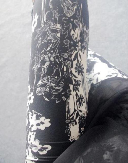 送料無料 レディース 水墨画風 花柄 レギンスパンツ レギパン < 女性ファッション  送料無料 レディース 水墨画風 花柄 レギンスパンツ レギパン < 女性ファッションの