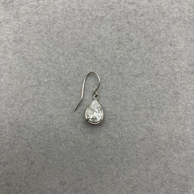 即決 K10WG ホワイトゴールド ピアス 片耳のみ < 女性アクセサリー/時計 即決 K10WG ホワイトゴールド ピアス 片耳のみ < 女性アクセサリー/時計の