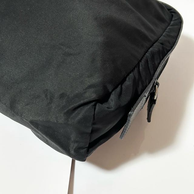 PRADA プラダ ナイロン サフィアーノ レザー ポーチ ブラック シルバー金具 三角ロゴプレート < ブランド PRADA プラダ ナイロン サフィアーノ レザー ポーチ ブラック シルバー金具 三角ロゴプレート < ブランドの