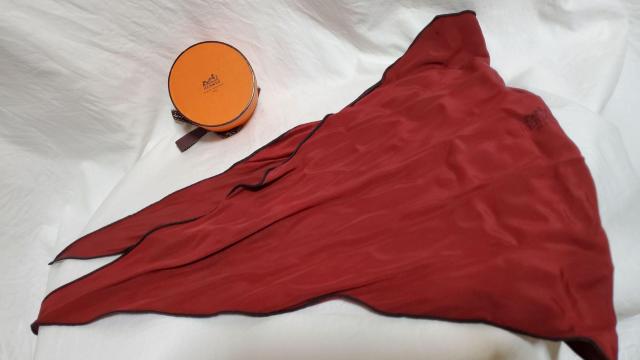 正規美 レア エルメス ロザンジュ アイコンロゴ シルク100% スカーフ 赤紫×黒 菱形 ストール 付属有 バッグ○マフラーにも < ブランド  正規美 レア エルメス ロザンジュ アイコンロゴ シルク100% スカーフ 赤紫×黒 菱形 ストール 付属有 バッグ○マフラーにも < ブランドの