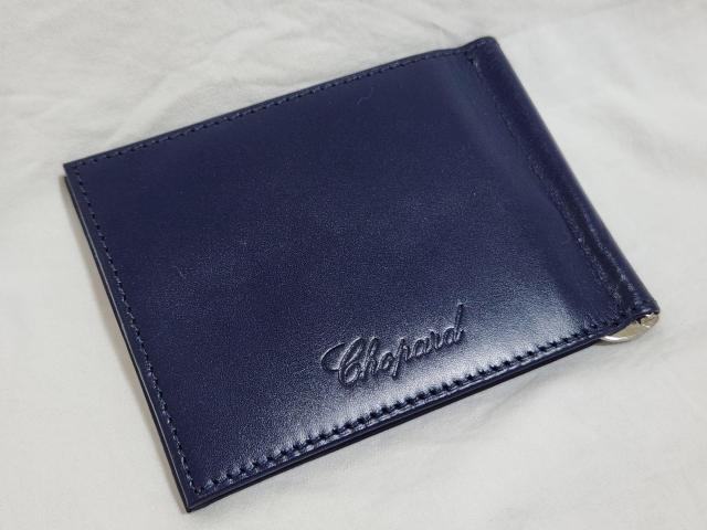 正規未 ショパール ロゴ レザーマネークリップ 紺 エンブレムアイコン 二つ折り 財布 カードケース有 ペーパーウォレット 付属有 < ブランド  正規未 ショパール ロゴ レザーマネークリップ 紺 エンブレムアイコン 二つ折り 財布 カードケース有 ペーパーウォレット 付属有 < ブランドの
