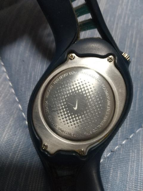 NIKE正規品アナログ腕時計★WROO91【D394392*D394364】中古品 電池切れ状態です! < ブランド  NIKE正規品アナログ腕時計★WROO91【D394392*D394364】中古品 電池切れ状態です! < ブランドの