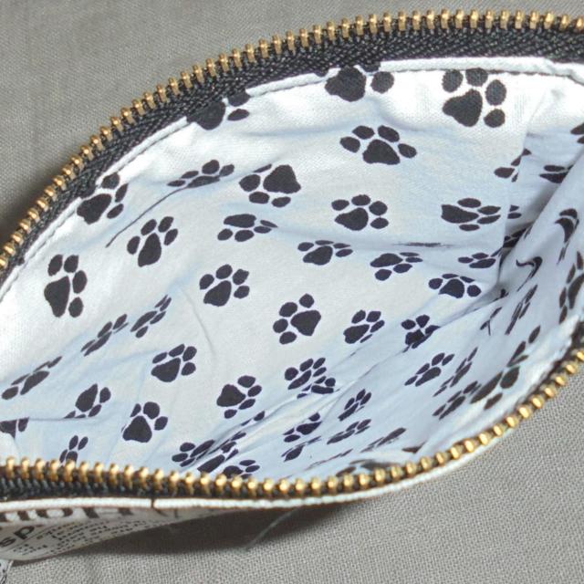 【15p】◆CoCo Land News◆黒猫英字新聞×白地◆ティーカップ型ファスナーポーチ < 女性ファッション  【15p】◆CoCo Land News◆黒猫英字新聞×白地◆ティーカップ型ファスナーポーチ < 女性ファッションの