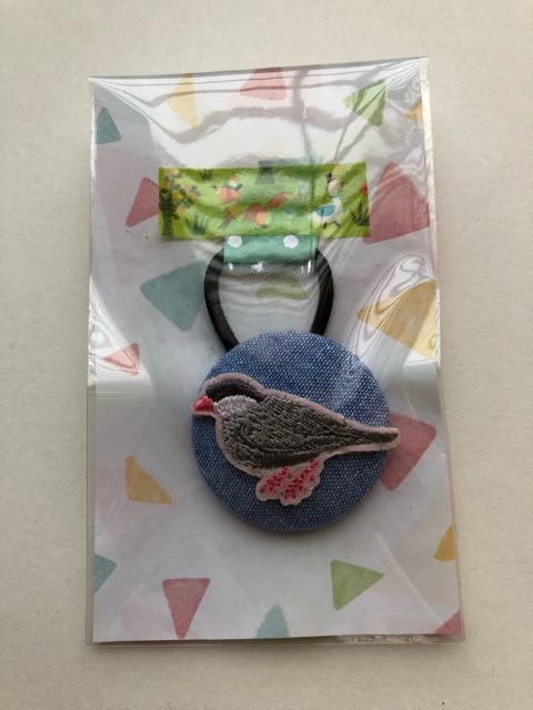 ハンドメイド ヘアゴム 特大 くるみボタン かわいい文鳥さん♪ < 女性ファッション  ハンドメイド ヘアゴム 特大 くるみボタン かわいい文鳥さん♪  < 女性ファッションの