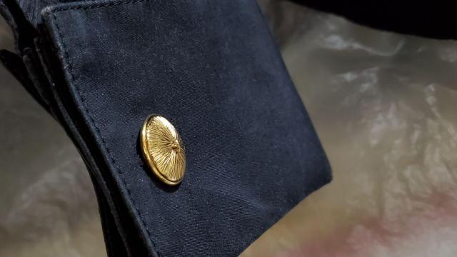 正規未 シャネル クラシック ゴシック ラウンドドームカフス オールドラージLカフリンクス 金 アンティークボタン 男女兼用メンズ < ブランド  正規未 シャネル クラシック ゴシック ラウンドドームカフス オールドラージLカフリンクス 金 アンティークボタン 男女兼用メンズ < ブランドの