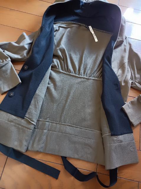 Theory★定価約3万上★リボン付きトップス★新品同様★クリーニング済み★素敵可愛い★あったか★セオリー★お得に★ < 女性ファッション  Theory★定価約3万上★リボン付きトップス★新品同様★クリーニング済み★素敵可愛い★あったか★セオリー★お得に★ < 女性ファッションの