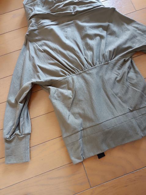 Theory★定価約3万上★リボン付きトップス★新品同様★クリーニング済み★素敵可愛い★あったか★セオリー★お得に★ < 女性ファッション  Theory★定価約3万上★リボン付きトップス★新品同様★クリーニング済み★素敵可愛い★あったか★セオリー★お得に★ < 女性ファッションの