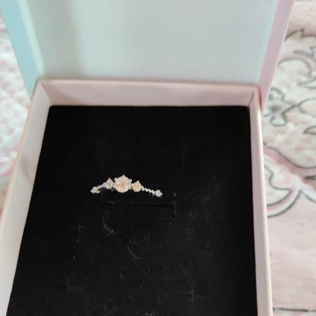 モアサナイトリング < 女性アクセサリー/時計  モアサナイトリング  < 女性アクセサリー/時計の