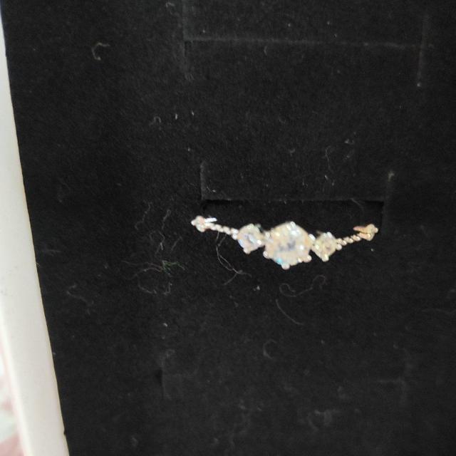 モアサナイトリング < 女性アクセサリー/時計  モアサナイトリング < 女性アクセサリー/時計の