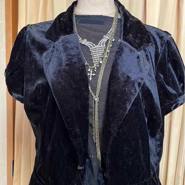 ビロード調 トップス < 女性ファッション  ビロード調 トップス < 女性ファッションの