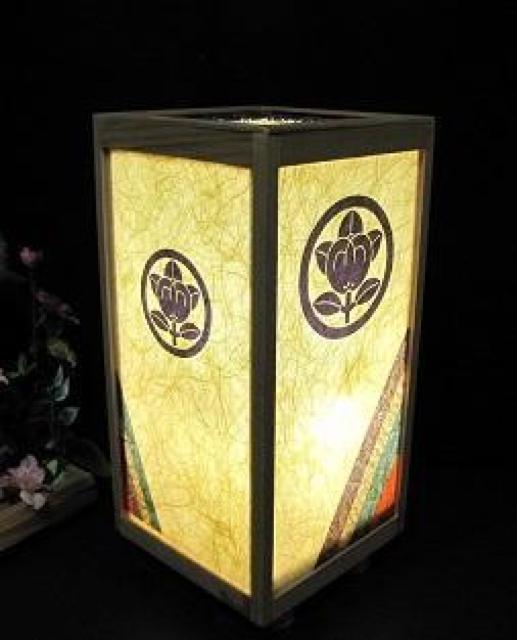粗目和紙の温もりを/家紋の灯火=「丸に橘」/至福の灯火/LED・檜枠造・フイルム加工・軽量/ < 家電/AV  粗目和紙の温もりを/家紋の灯火=「丸に橘」/至福の灯火/LED・檜枠造・フイルム加工・軽量/  < 家電/AVの