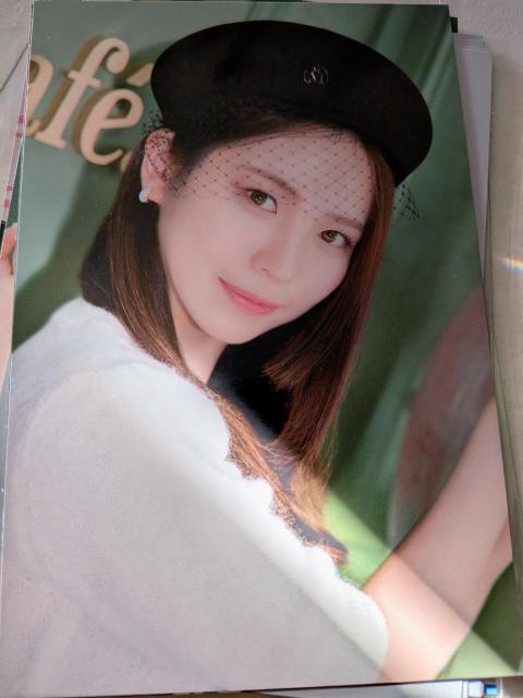 NiziU�|�X�g�J�[�h �� �z�r�[�� 