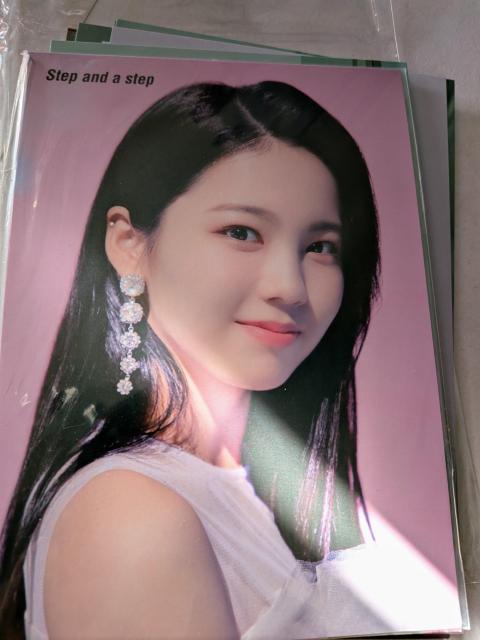 NiziU�|�X�g�J�[�h �� �z�r�[�� 