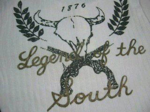 【LOWBOX/ローボックス】渋谷系ブランド♪バックバッファロー柄 ゴールド釦ヘンリーTシャツ ホワイト < 男性ファッション 【LOWBOX/ローボックス】渋谷系ブランド♪バックバッファロー柄 ゴールド釦ヘンリーTシャツ ホワイト < 男性ファッションの