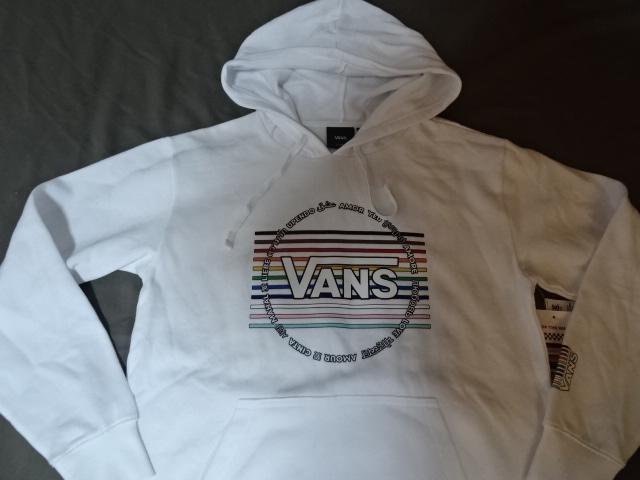大人気スケボー系アメカジブランド バンズ【VANS】カラフル ロゴプリント入り フルジップパーカーUS XS < 女性ファッション  大人気スケボー系アメカジブランド バンズ【VANS】カラフル ロゴプリント入り フルジップパーカーUS XS < 女性ファッションの