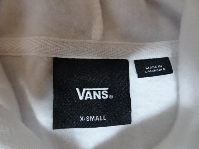 大人気スケボー系アメカジブランド バンズ【VANS】カラフル ロゴプリント入り フルジップパーカーUS XS < 女性ファッション  大人気スケボー系アメカジブランド バンズ【VANS】カラフル ロゴプリント入り フルジップパーカーUS XS < 女性ファッションの