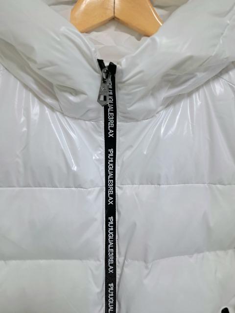 1PIU1UGUALE3 RELAX ウノピュウノウグァーレトレリラックス ロゴ プリント ダウン パーカー/メンズ/S/ホワイト < 男性ファッション 1PIU1UGUALE3 RELAX ウノピュウノウグァーレトレリラックス ロゴ プリント ダウン パーカー/メンズ/S/ホワイト < 男性ファッションの