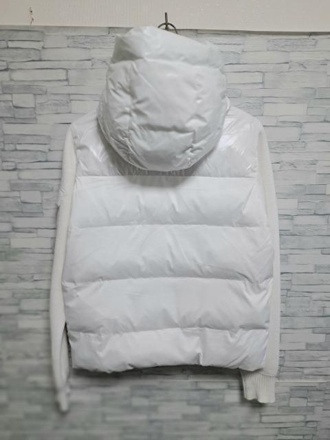 1PIU1UGUALE3 RELAX ウノピュウノウグァーレトレリラックス ロゴ プリント ダウン パーカー/メンズ/S/ホワイト < 男性ファッション 1PIU1UGUALE3 RELAX ウノピュウノウグァーレトレリラックス ロゴ プリント ダウン パーカー/メンズ/S/ホワイト < 男性ファッションの