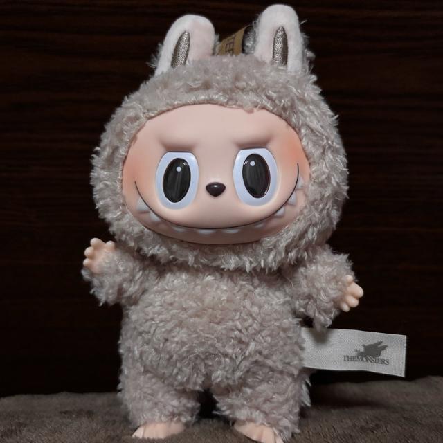 uu }J ~NeB[ F  Vi ʂ L[z_[ LABUBU labubu    