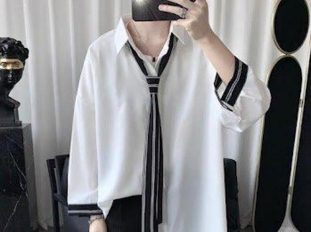 �l�N�^�C�t�� �V���c �z���C�g �� �j���t�@�b�V������ 