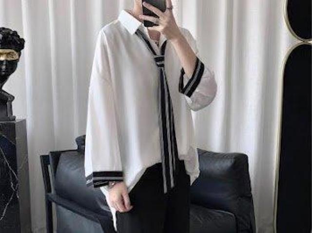 �l�N�^�C�t�� �V���c �z���C�g �� �j���t�@�b�V������ 