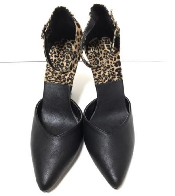 (24.5)アンクルストラップ〓ポインテッドトゥ〓テーパード×黒〓美品 < 女性ファッション (24.5)アンクルストラップ〓ポインテッドトゥ〓テーパード×黒〓美品 < 女性ファッションの