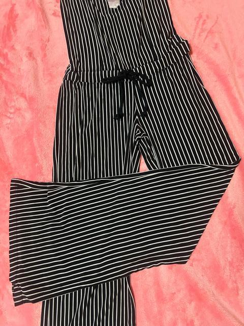 d.i.a. チェーンサスペンダー付き ベアトップ 背中オープン ストライプオールインワン < ブランド  d.i.a. チェーンサスペンダー付き ベアトップ 背中オープン ストライプオールインワン < ブランドの