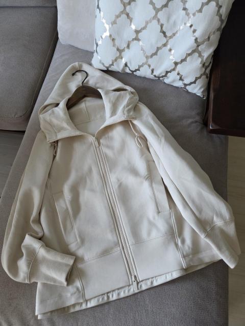 AUNIQLOパーカー★アイボリーなウレタンパーカー < ブランド AUNIQLOパーカー★アイボリーなウレタンパーカー < ブランドの