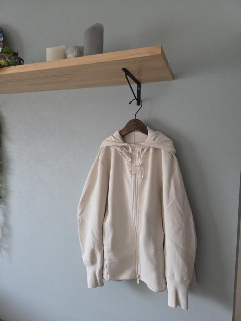 AUNIQLOパーカー★アイボリーなウレタンパーカー < ブランド AUNIQLOパーカー★アイボリーなウレタンパーカー < ブランドの