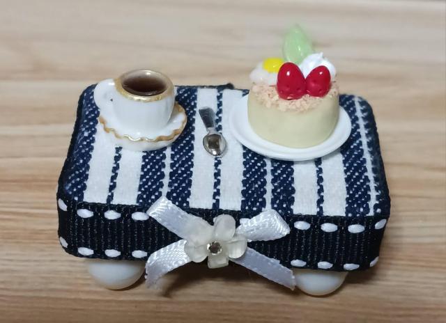 �V�}�G�i�K�̉����G���̃s���N�~�j�\�t�@�Z�b�g�@��������P�[�L�p�s�I�J�t�� �� �z�r�[�� 