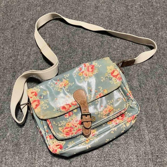 �yCath Kidston / �L���X�E�L�b�h�\���z �ԕ� �V�����_�[�o�b�O  �� �u�����h�� 