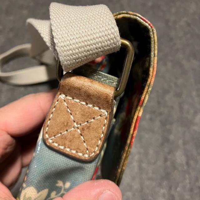 �yCath Kidston / �L���X�E�L�b�h�\���z �ԕ� �V�����_�[�o�b�O �� �u�����h�� 