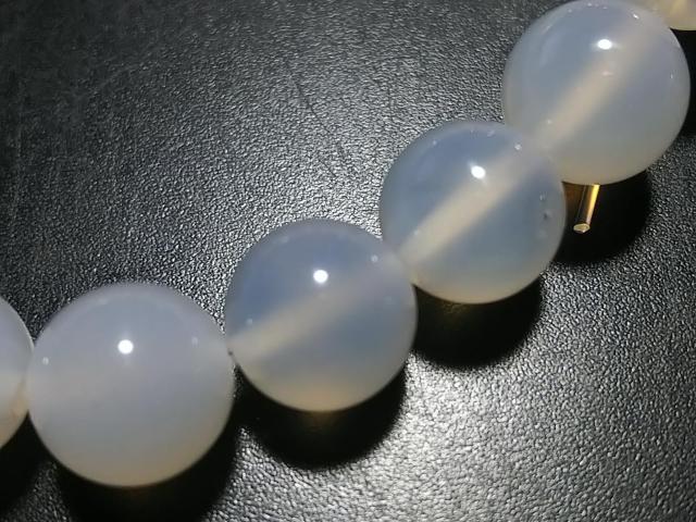 天然石★白瑪瑙 ラウンド8mm 半連 < 女性アクセサリー/時計 天然石★白瑪瑙 ラウンド8mm 半連 < 女性アクセサリー/時計の