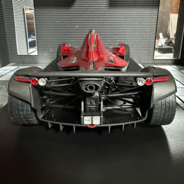 未展示品 オートアート 1/18 BAC Mono メタリックレッド < ホビー  未展示品 オートアート 1/18 BAC Mono メタリックレッド < ホビーの