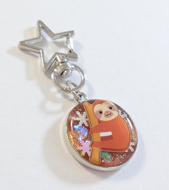 ナマケモノちゃんレジンキーホルダー☆ #ナマケモノアクセサリー  #ナマケモノグッズ   #ナマケモノネックレス  #かわいい < 女性ファッション  ナマケモノちゃんレジンキーホルダー☆ #ナマケモノアクセサリー  #ナマケモノグッズ   #ナマケモノネックレス  #かわいい < 女性ファッションの