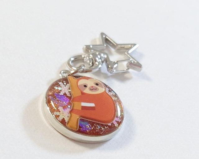 ナマケモノちゃんレジンキーホルダー☆ #ナマケモノアクセサリー  #ナマケモノグッズ   #ナマケモノネックレス  #かわいい < 女性ファッション  ナマケモノちゃんレジンキーホルダー☆ #ナマケモノアクセサリー  #ナマケモノグッズ   #ナマケモノネックレス  #かわいい < 女性ファッションの