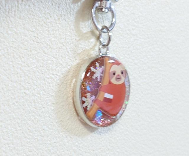 ナマケモノちゃんレジンキーホルダー☆ #ナマケモノアクセサリー  #ナマケモノグッズ   #ナマケモノネックレス  #かわいい < 女性ファッション  ナマケモノちゃんレジンキーホルダー☆ #ナマケモノアクセサリー  #ナマケモノグッズ   #ナマケモノネックレス  #かわいい < 女性ファッションの